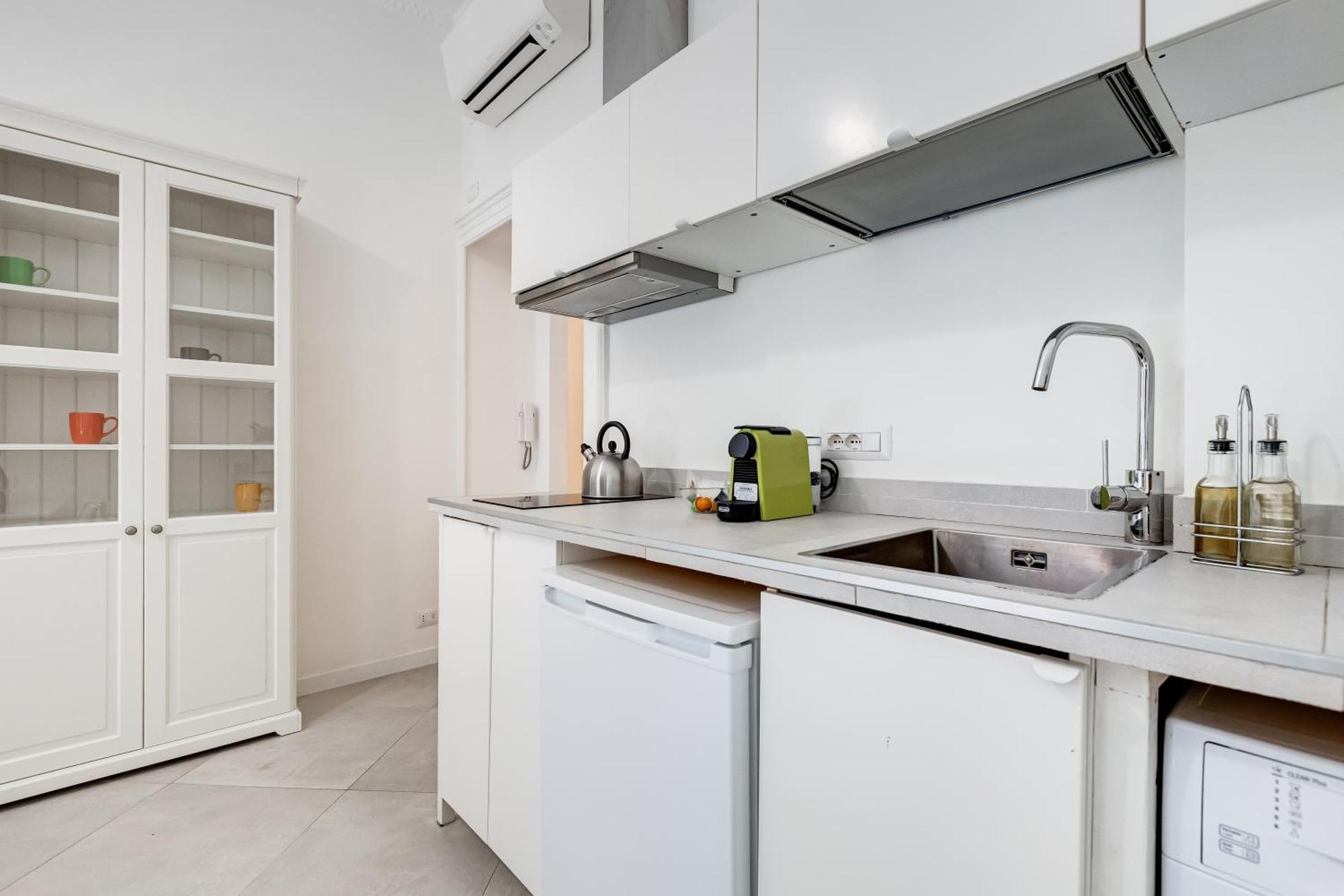 Bdc Alpha & Omega In Monti District With 2bath Apartment Rom