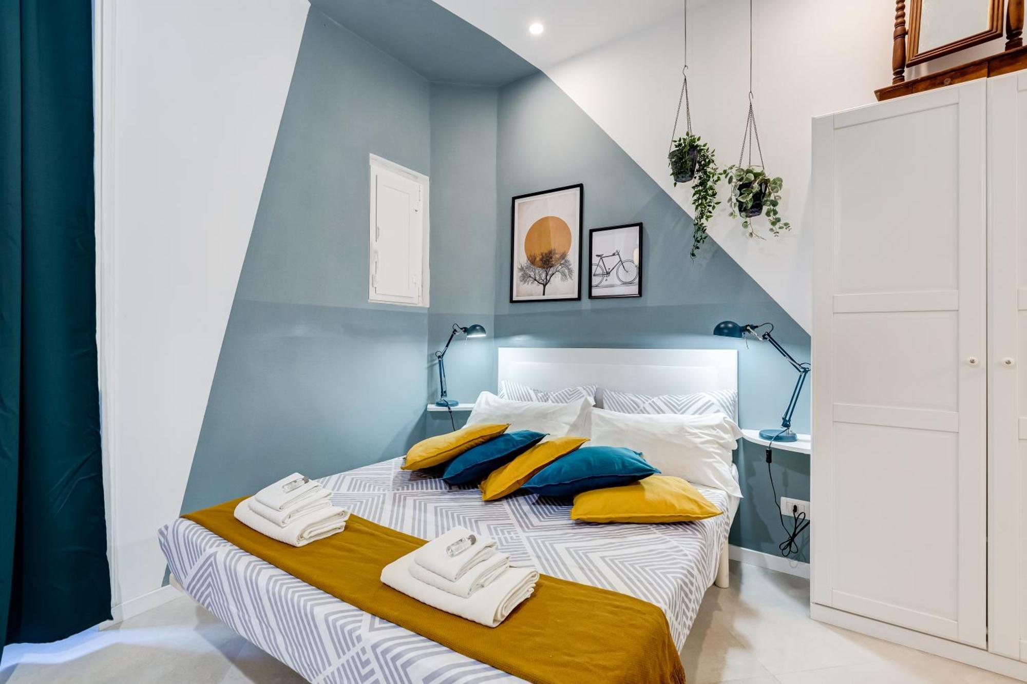 Bdc Alpha & Omega In Monti District With 2bath * Rom